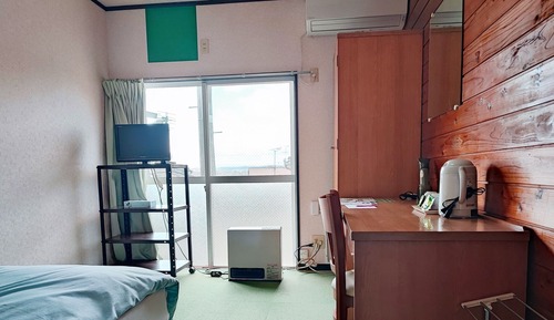 Economy Room, 1 Large Twin Bed, Smoking