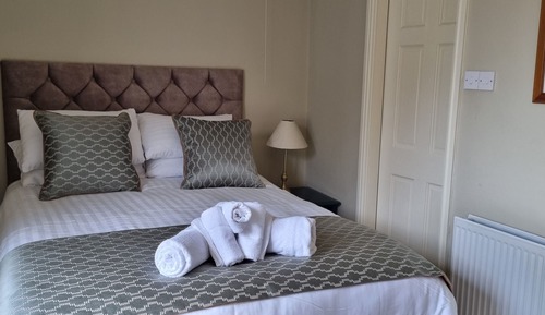 Superior Double Room, Ensuite, Garden View