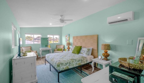 Studio, 1 King Bed, Balcony (Boathouse- Sand Island)