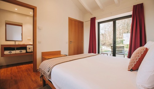 Standard Double Room, Garden View
