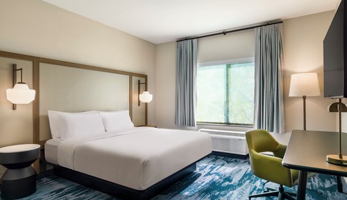 Standard Room, 1 King Bed, Non Smoking (View)