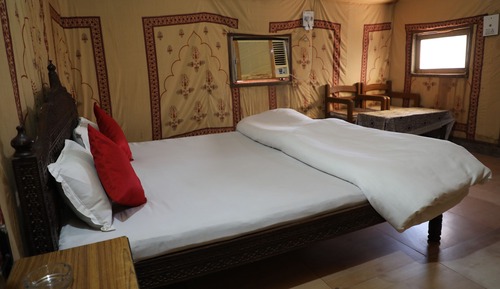 Deluxe Tent, 1 Queen Bed