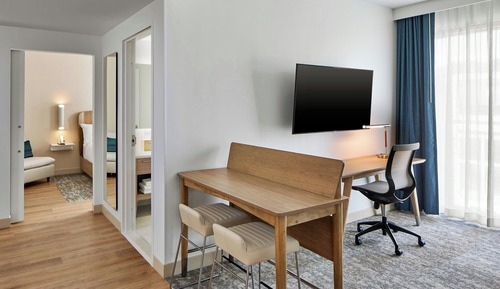 Suite, 1 Bedroom (Mobility Accessible, Roll-in Shower)