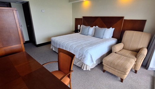 Luxury Studio Suite, 1 Queen Bed, Ocean View, Beachfront