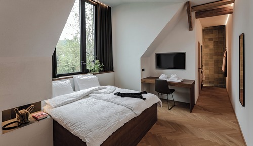 Deluxe Suite, Hill View