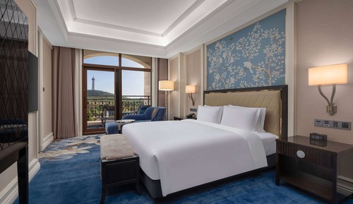 Executive Room, 1 King Bed, Garden View
