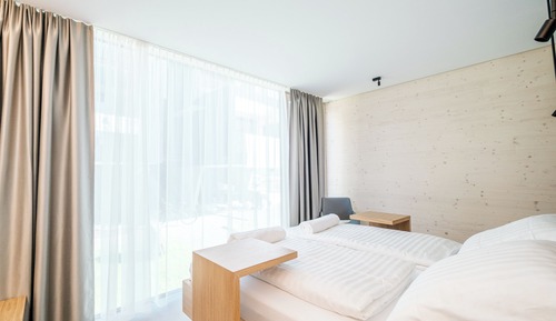 Luxury Suite, Balcony, Hill View