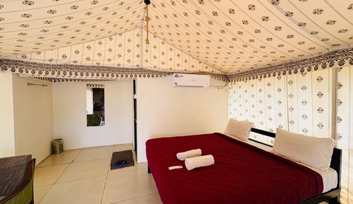 Deluxe Tent