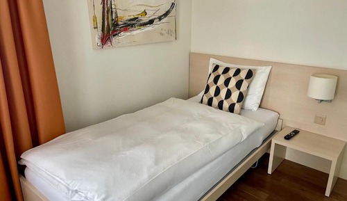 Comfort Single Room, City View