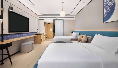 Room, 2 Twin Beds, Mountain View