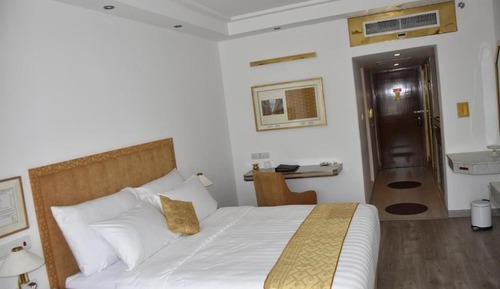 Premium Room, City View