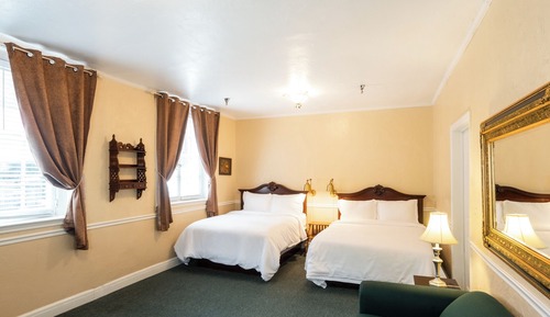 Comfort Suite (First Floor)