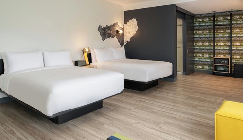 Room, 2 Queen Beds, Corner