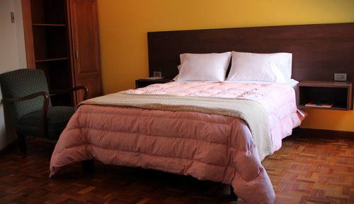 Comfort Room, Kitchenette, City View