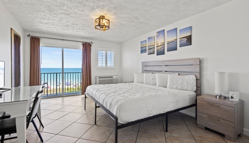 Room, 1 King Bed, Balcony, Ocean View (Oceanfront Inn Room #25)