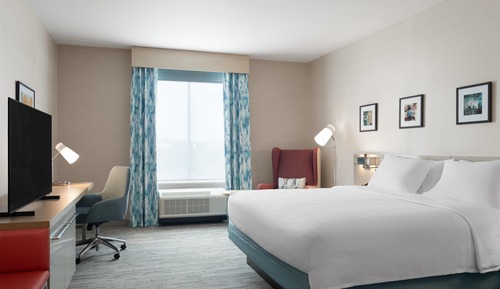 Room, 1 King Bed, Accessible (Mobility & Hearing, Roll-in Shower)