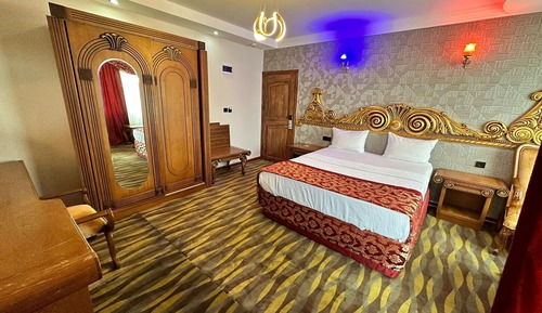 Comfort Room, City View