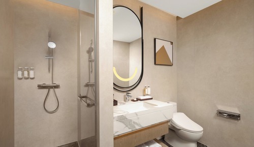 Standard Room, 1 King Bed, River View (High Floor)