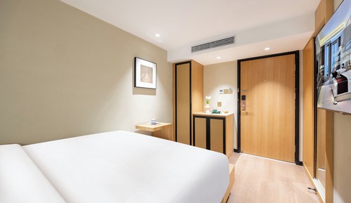 Basic Double Room, 1 Queen Bed