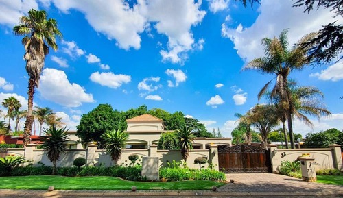 House, 4 Bedrooms, Balcony, Garden View