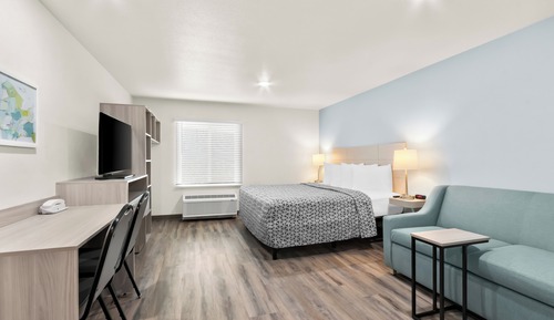 Standard Room, 1 King Bed, Non Smoking