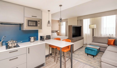 Studio Suite, 1 King Bed, Kitchenette