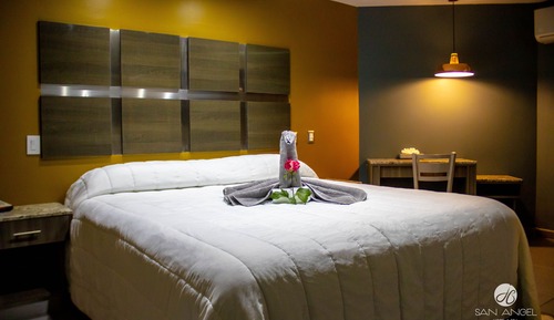 Presidential Suite, Pool View