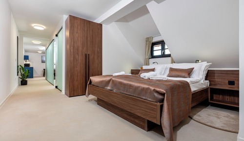 Deluxe Studio Suite