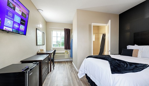 Economy Room