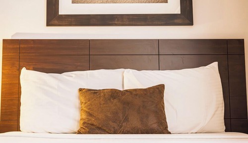 Standard Room with 1 Queen Bed