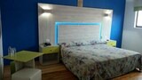 Classic Room, 1 King Bed, Courtyard View