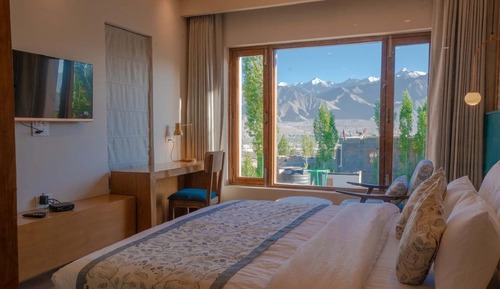 Deluxe Room, Lake View