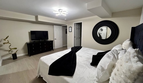 Premium Room, 1 King Bed, Private Bathroom