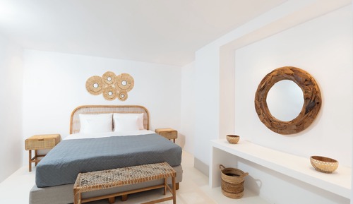 Deluxe Room with Pool View