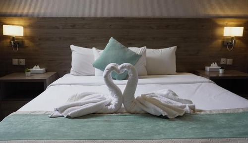 Executive Suite, City View