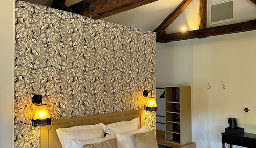 Traditional Suite