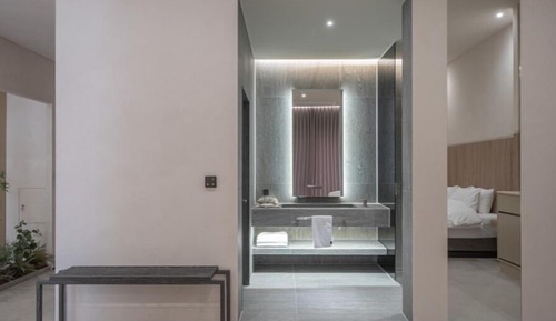 PENTHOUSE-FAMILY DOUBLE TWIN (include B.F & Heated Pool)