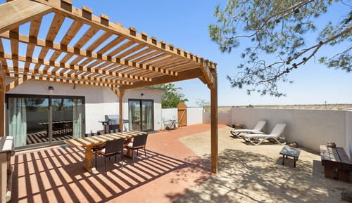 House, 2 Bedrooms