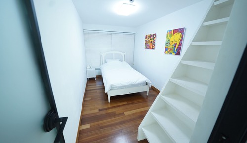 201 Private kids and family house
