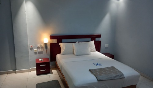Deluxe Room, City View