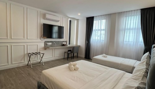 Family Triple Room, City View