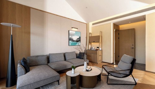 Business Room, Garden View