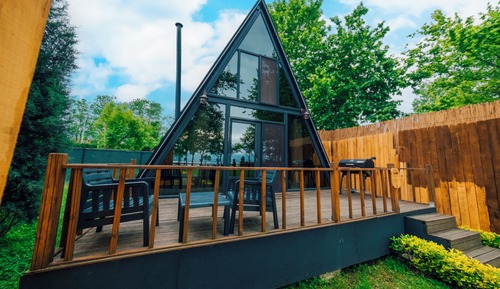 Classic Bungalow, Lake View