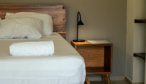 Deluxe Room, 1 Queen Bed, Partial Sea View