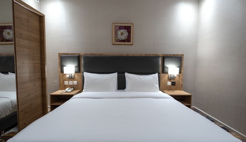 Junior Suite, 1 King Bed