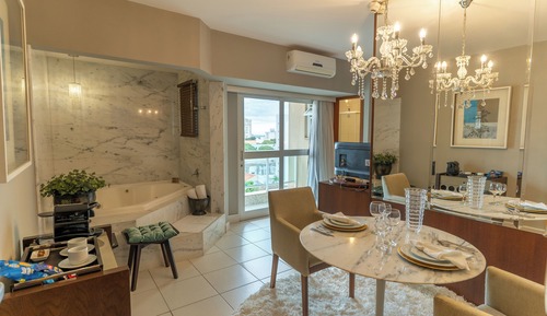 Suite, Pool View