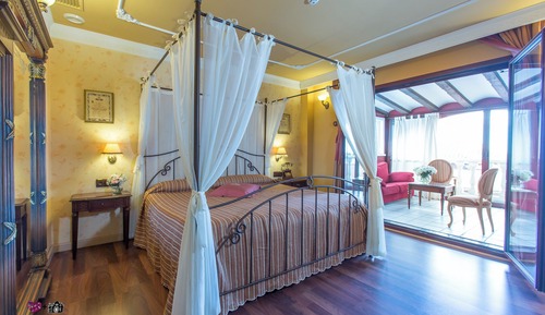 Junior Double Room, 1 King Bed