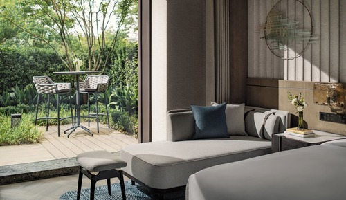 Classic Room, 1 King Bed, Courtyard View