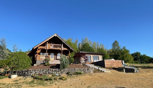 House (Two Bedroom House with Jacuzzi and We)