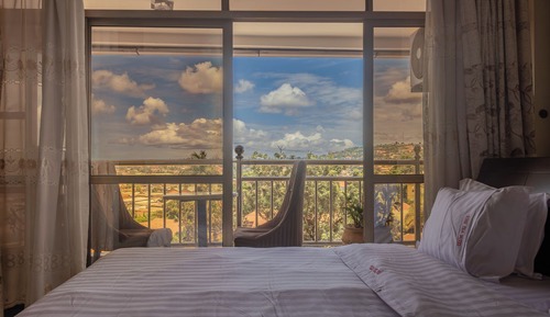 Executive Room, 1 King Bed, Balcony, City View